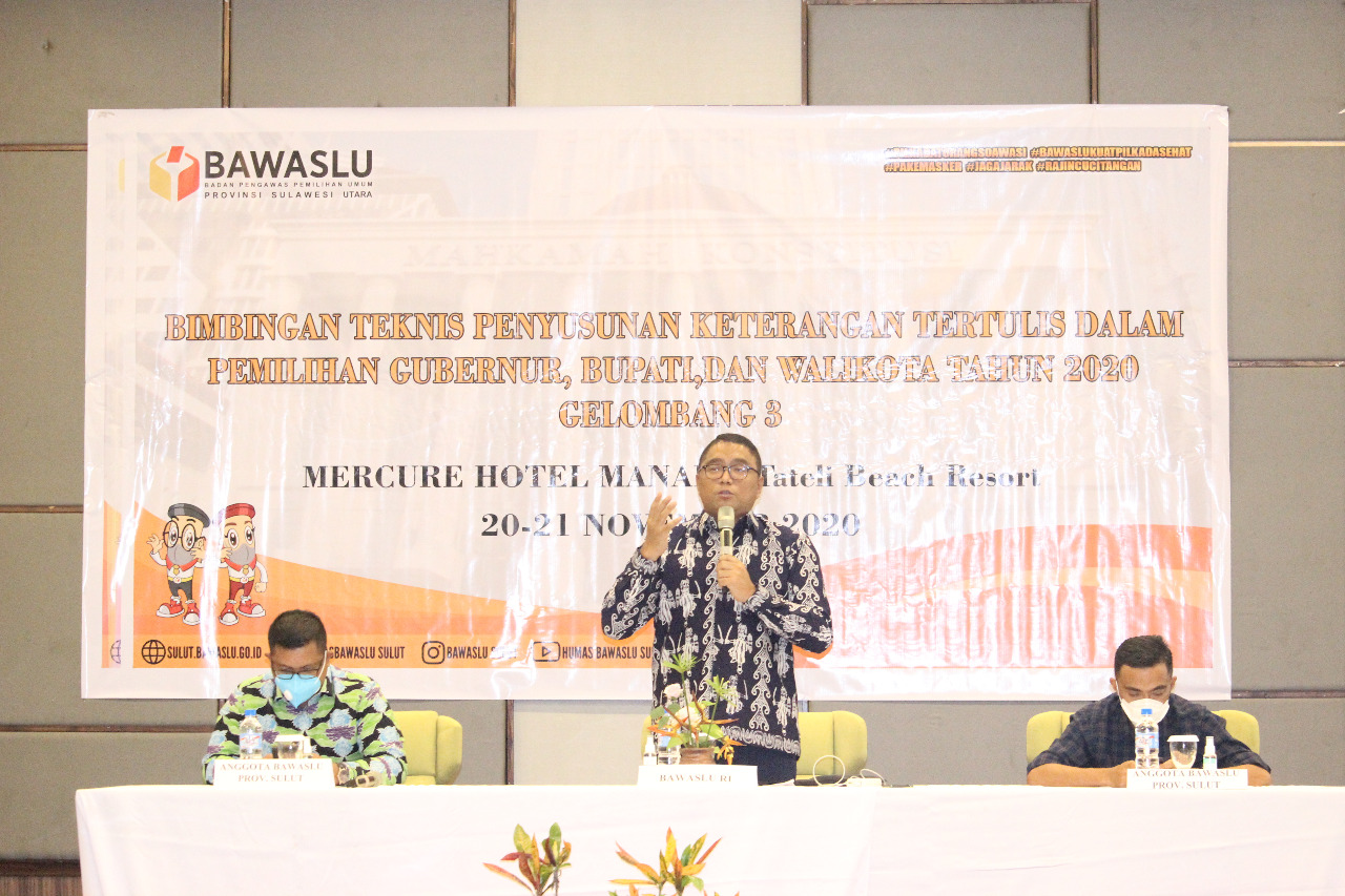 Kungker ke Sulut, Pimpinan RI Siregar Bekali Panwaslucam Dalam Bimtek Penyusunan Keterangan Tertulis di Mercure Hotel Manado