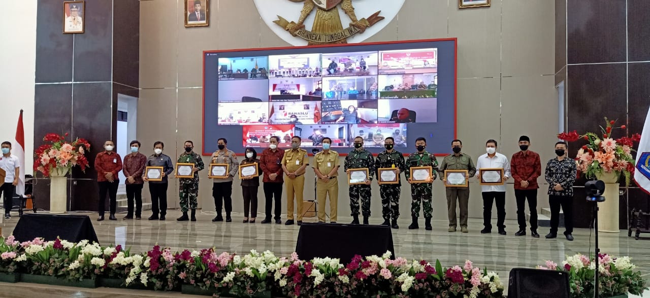 Rapat Koordinasi Evaluasi dan Penyampaian Hasil Pengawasan Pilkada Tahun 2020 di Prov. Sulawesi Utara