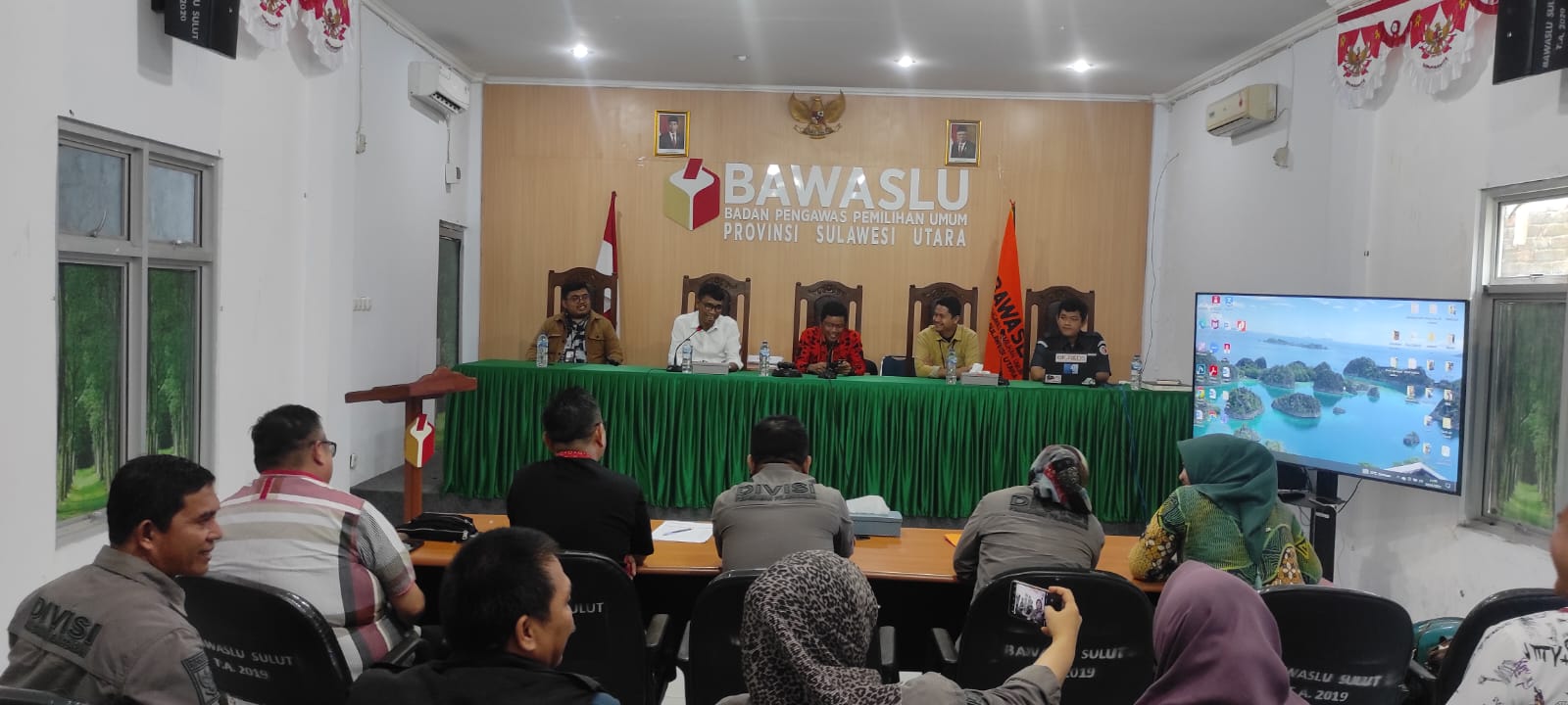 Bawaslu Sulut gelar Rapat Sosialisasi Juknis Penanganan Pelanggaran.