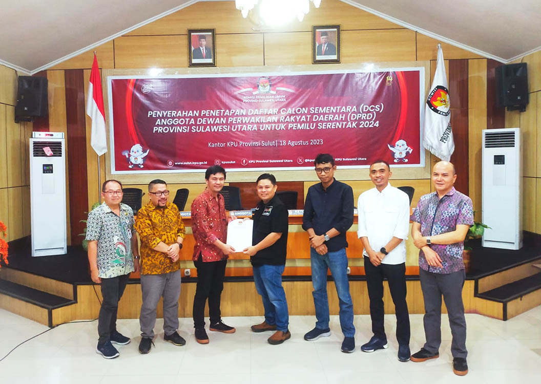 Bawaslu Sulut Hadiri Penyerahan Berita Acara DCS Anggota DPRD Provinsi Sulawesi Utara Untuk Pemilu Serentak 2024
