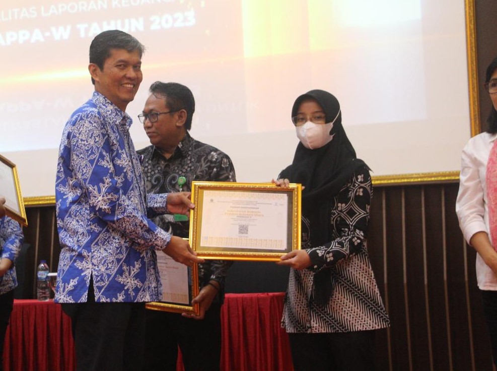 Sekretariat Bawaslu Sulut Terima Penghargaan Pada Ajang Treasury Award Untuk Kategori Kualitas Laporan  Keuangan Tahun 2023 