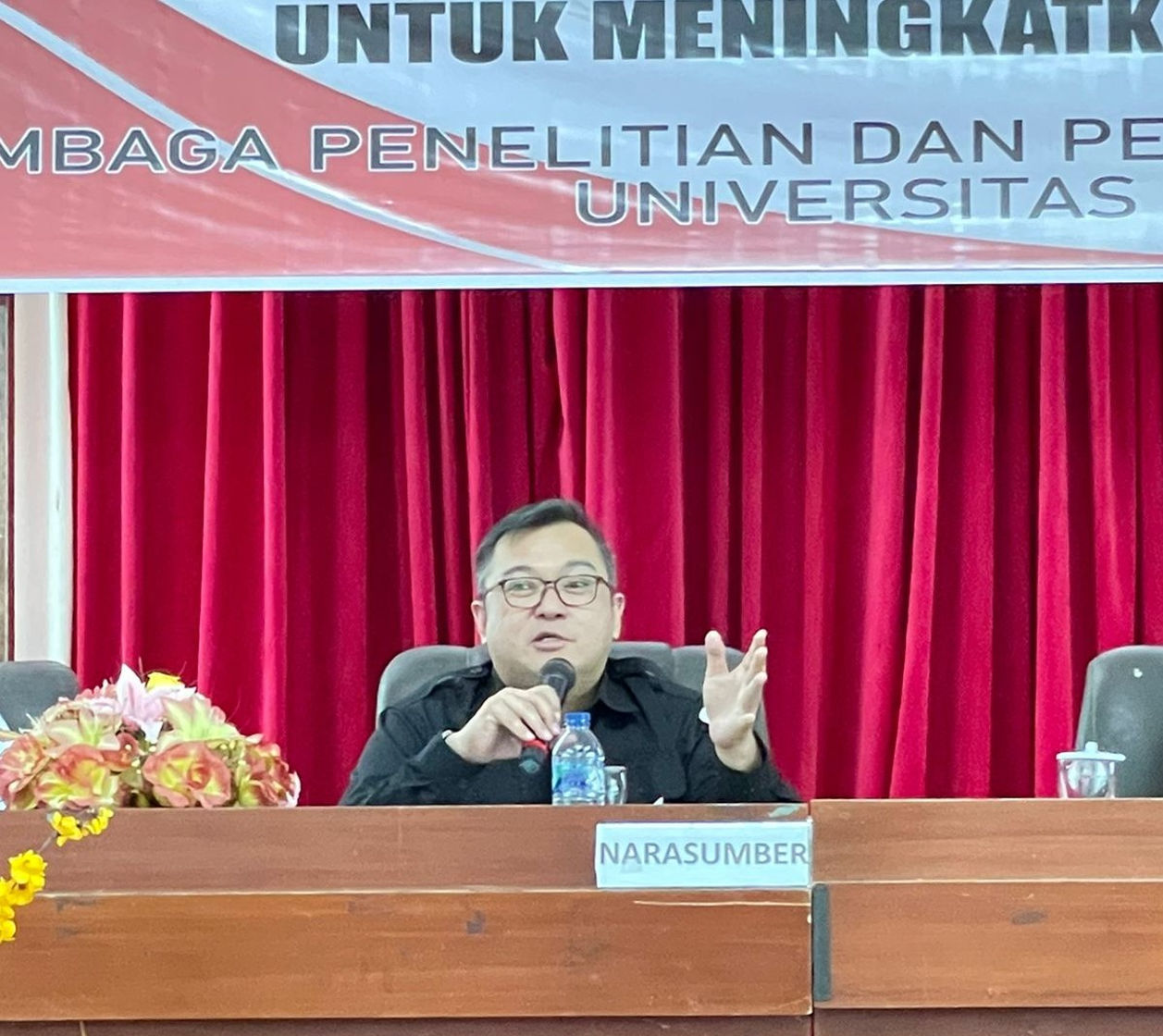 Ajak Mahasiswa KKN UNIMA Jadi Agen Pengawasan Partisipatif, Erwin: Jika Temukan Hoax dan Ujaran Kebencian di Medsos Laporkan Ke Bawaslu! 