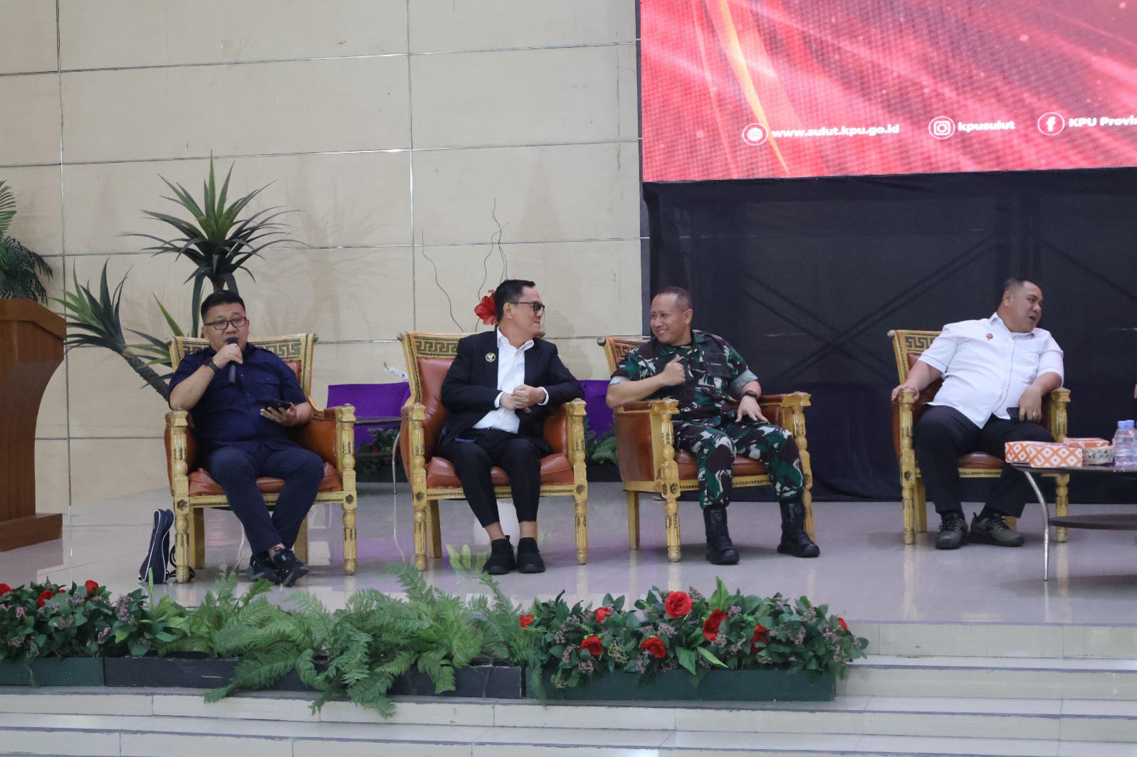 Jadi Narasumber Di Evaluasi KPU Sulut, Steffen: "Pengawasan Bawaslu Berjalan Baik Karena Adanya Dukungan Semua Pihak"