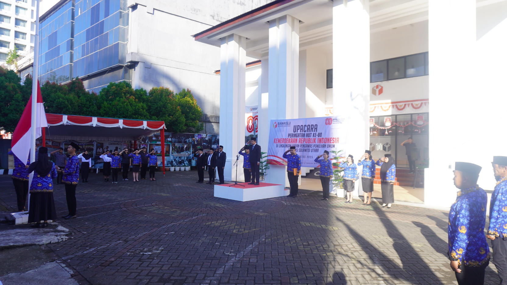 Bawaslu Provinsi Sulut Gelar Upacara Peringatan HUT Ke 80 Kemerdekaan Republik Indonesia