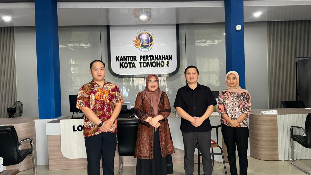 Kepala Sekretariat Bawaslu Sulut Aldrin A. Christian bersama Tim Bawaslu Tomohon lakukan Koordinasi dengan Kantor Pertanahan Kota Tomohon, (8/01/2026).