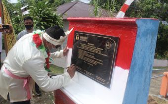 Kordiv Hukum, Humas & Datin Bawaslu Provinsi Sulut Resmikan Desa Sadar Hukum di Talaud