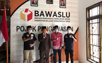 PAW Bawaslu Boltim, Awaluddin Umbola memastikan proses pelantikan dan pengambilan sumpah janji berjalan lancar