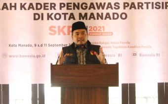 Anggota Bawaslu Mochammad Afifuddin membuka secara langsung Sekolah Kader Pengawasan Partisipatif (SKPP) di Kota Manado