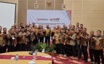 Kasek Bawaslu Sulut Ikuti Penandatanganan Perjanjian Kerjasama Bawaslu dan Lembaga Kebijakan Pengadaan Barang/Jasa Pemerintah (LKPP) 