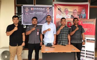 Anggota Bawaslu Sulut Awaluddin Umbola melakukan Supervisi dan Monitoring Pelaksanaan Pengawasan Verifikasi Administrasi di Kab. Bolaang Mongondow Selatan.