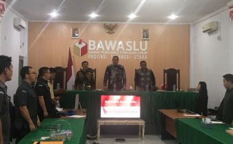 Herwyn Malonda Buka Rapat Kerja Teknis Persiapan Pengawasan Verifikasi Administrasi dan Faktual Partai Politik Tindak Lanjut Putusan Bawaslu