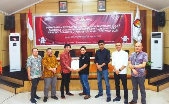 Bawaslu Sulut Hadiri Penyerahan Berita Acara DCS Anggota DPRD Provinsi Sulawesi Utara Untuk Pemilu Serentak 2024