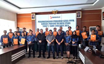 Bawaslu Sulut Lakukan Penandatanganan Perjanjian Kerja PPPK Tahap I TA 2024