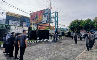 Bawaslu Provinsi Sulut Gelar Apel Kebangsaan Perdana Tahun 2026 bertempat di halaman kantor Bawaslu Provinsi Sulut, pada Senin pagi (5 Januari 2026). 